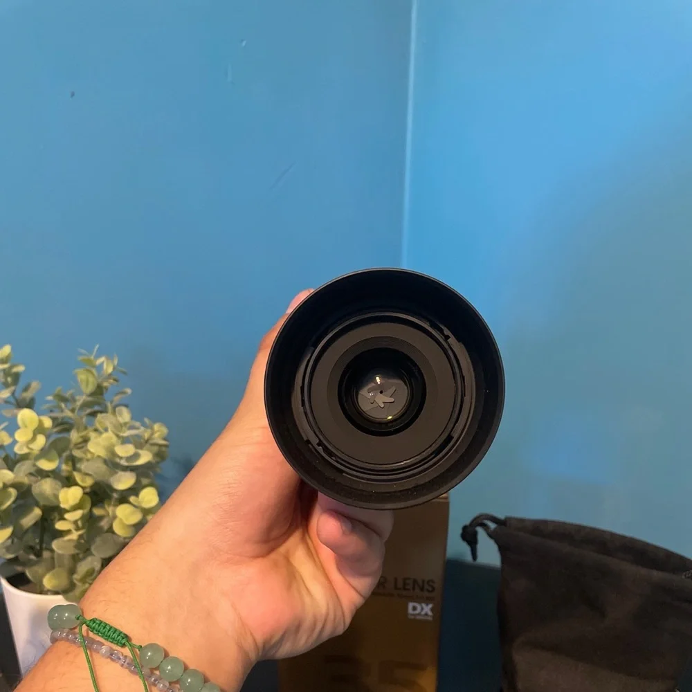 AF-S DX NIKKOR 35mm f/1.8g lens